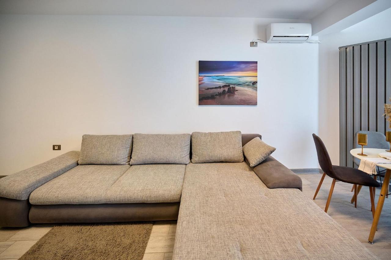 Paradise Sea View 2Bd Apt Spa N Pools Beach Resort นาโวดาริ ภายนอก รูปภาพ